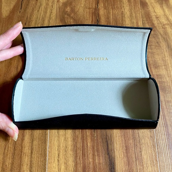NWOT Barton Perreira case & cloth - Picture 7 of 15